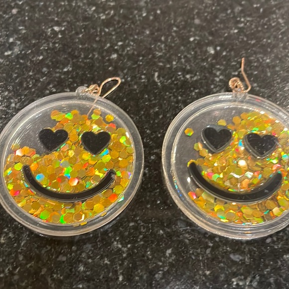Accessories - Smilly face emoji lucite earrings
